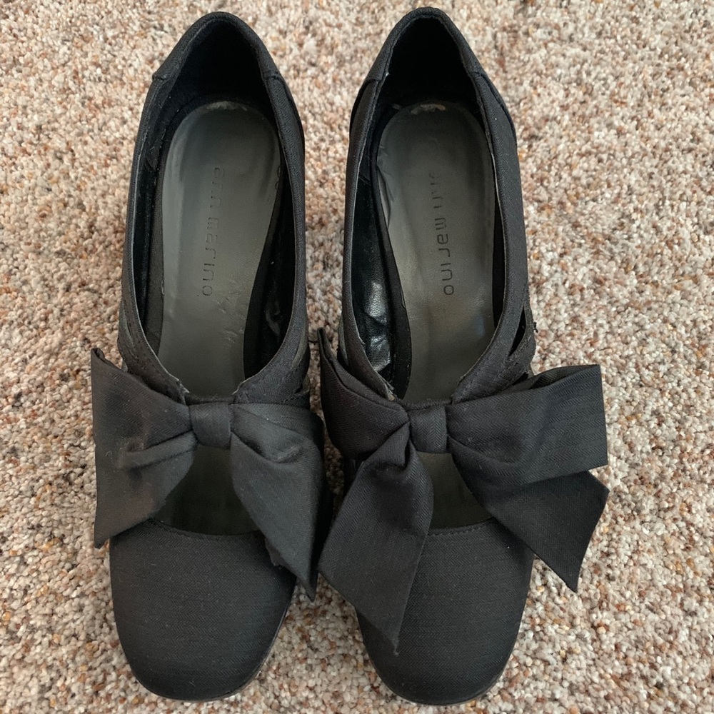 Ann Marino black bow tie pumps